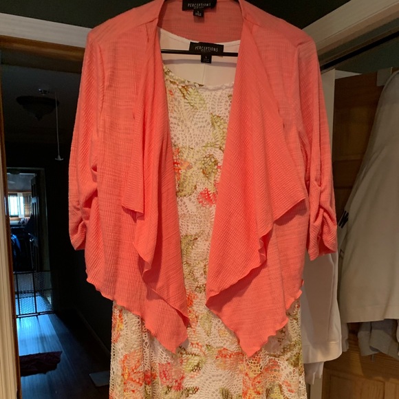 Beautiful floral dress with jacket only worn once - Picture 2 of 7